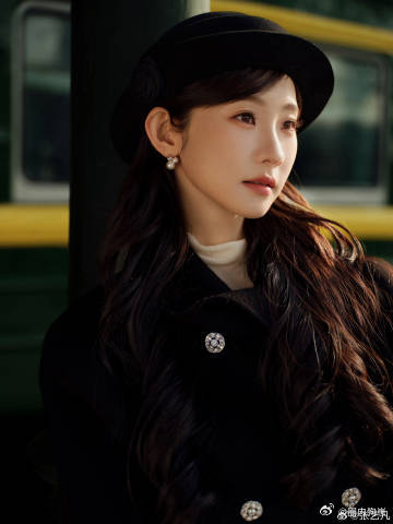 张艺凡我那留洋归来的大小姐张艺凡留洋大小姐今天的张艺凡是满分复古女孩！贝雷帽和