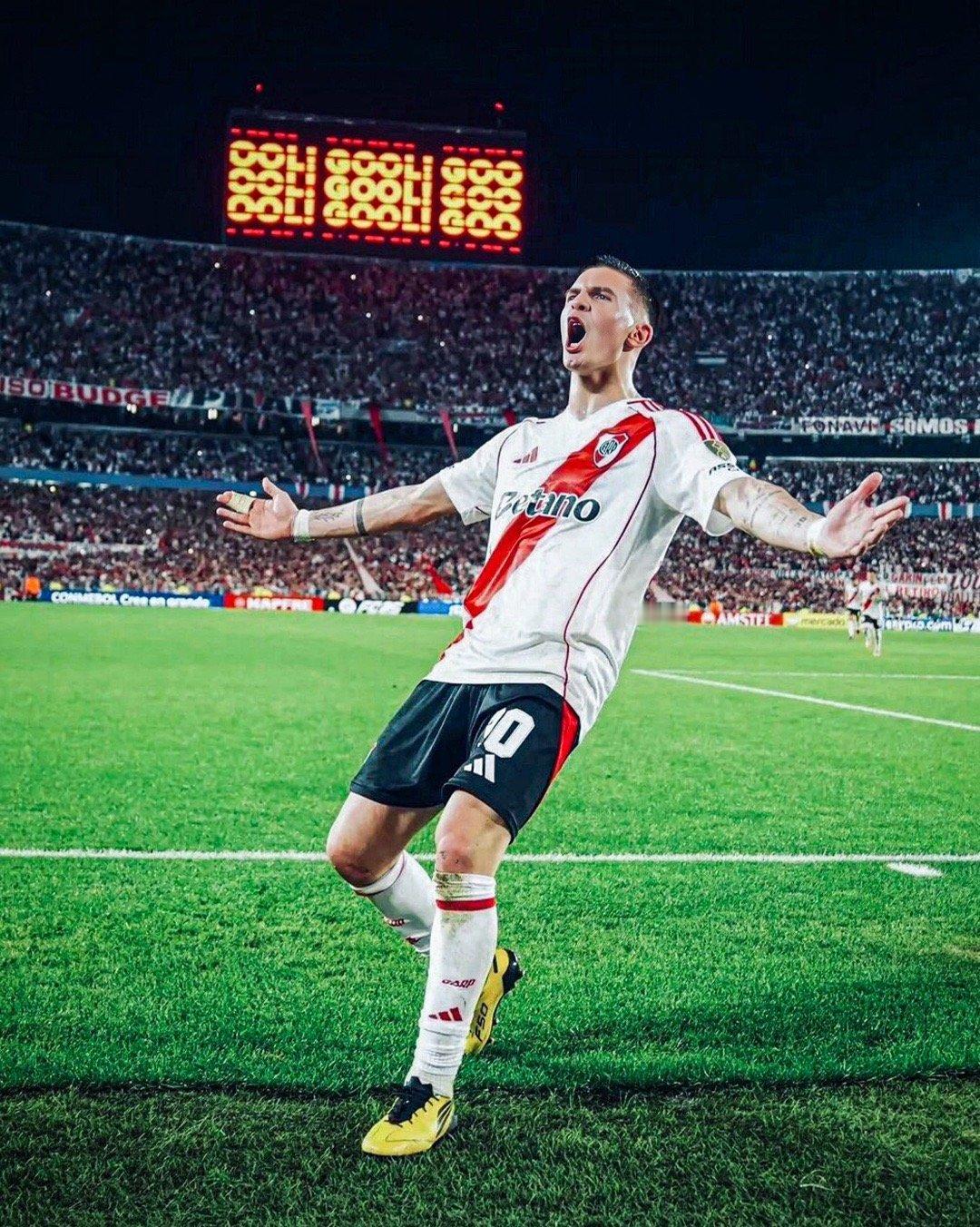 🤯🇦🇷关注弗朗哥·马斯坦托诺在河床队的所有纪录：🥇河床队历史上最年轻