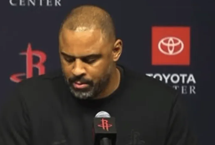 NBA常规赛，火箭111-106逆转马刺。赛后，火箭主帅乌度卡接受了采访，谈到了