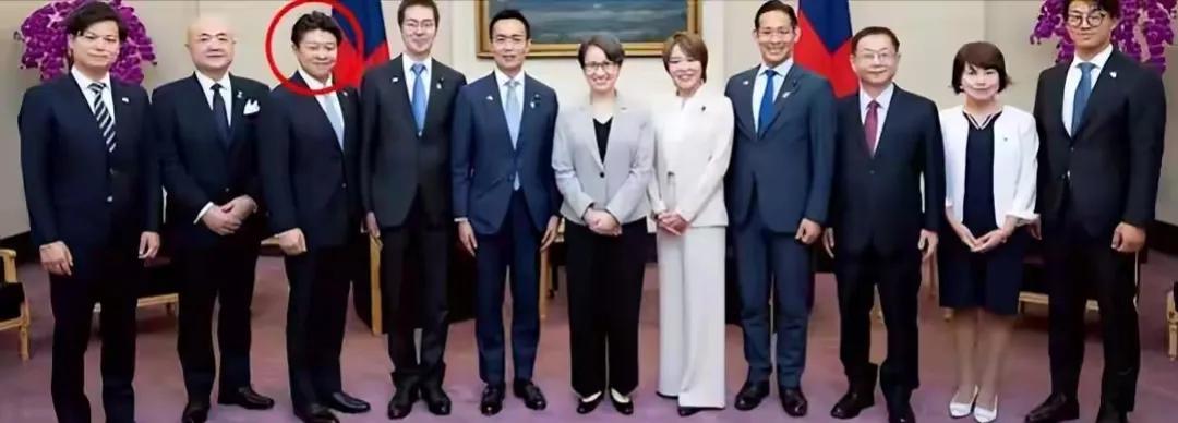 近日，日本自民党青年局代表团，窜访台湾，分别受到了台湾地区副领导人萧美琴，民进党