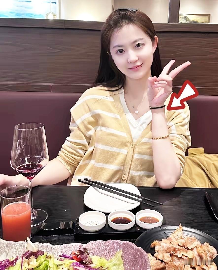 我儿子谈了一个98年的独生女对象，女方不要求车房，彩礼随意给，陪嫁也不少，就