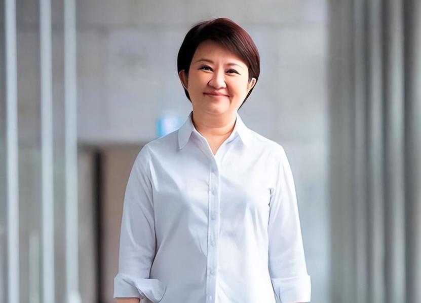 卢秀燕果真没让人失望！6月15日，卢秀燕在抵达桃园机场后，面对媒体时表示，这次为