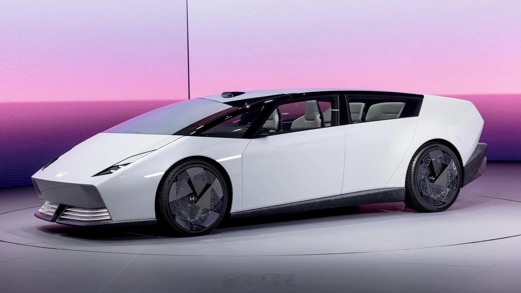 挡住车标，你猜得出这是一台本田吗？​​​