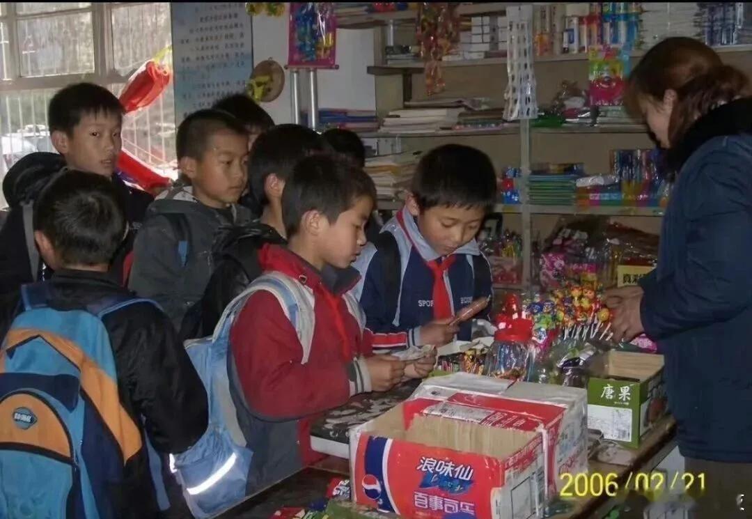 第一次对AI感到恐惧我觉得AI失业在网上被渲染焦虑一个重要原因就是多年来世界都奉