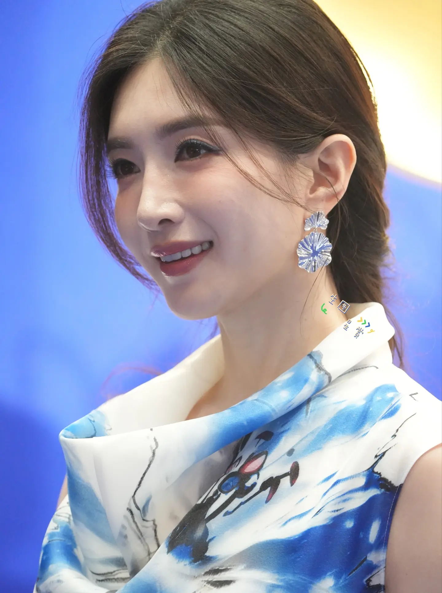 江疏影越来越有成熟女性的美了
