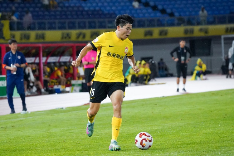 媒体人: 徐彬这次留洋是英国俱乐部自己找上来的