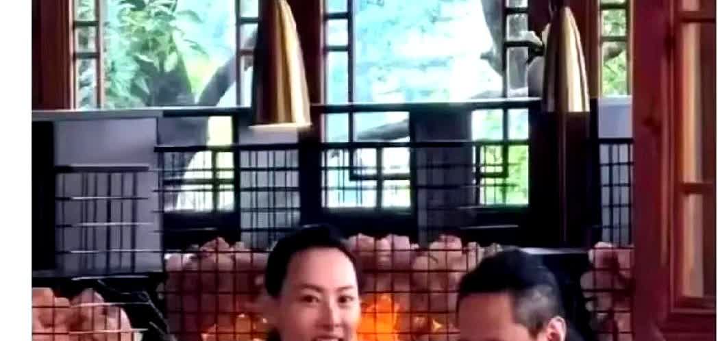 梁洛施和马浴柯在一起的原因很简单。梁洛施不是喜欢有钱人，也不是喜欢马浴柯