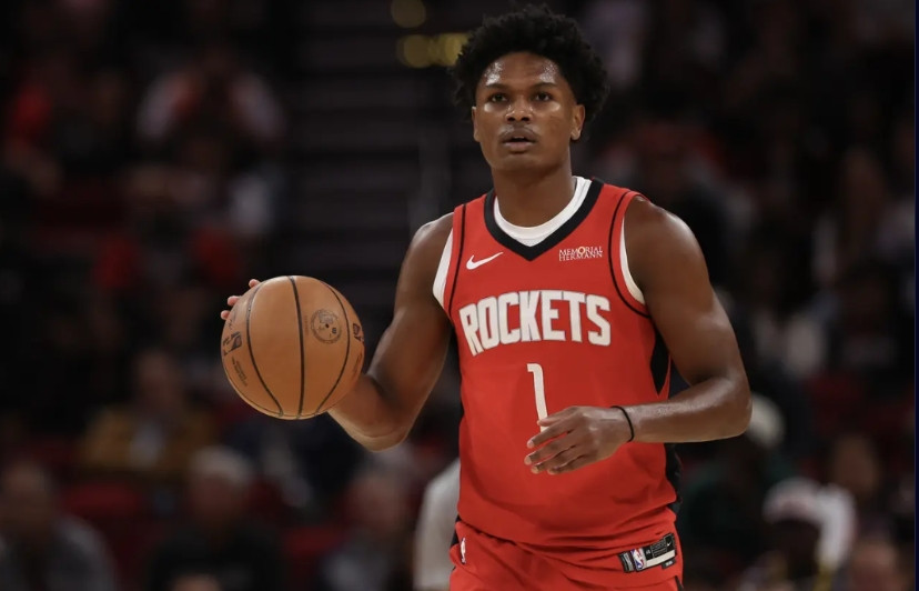 现在的阿门汤普森也变成了以前的杰伦格林，神一场鬼一场。这种变化其实不怪阿门，球队