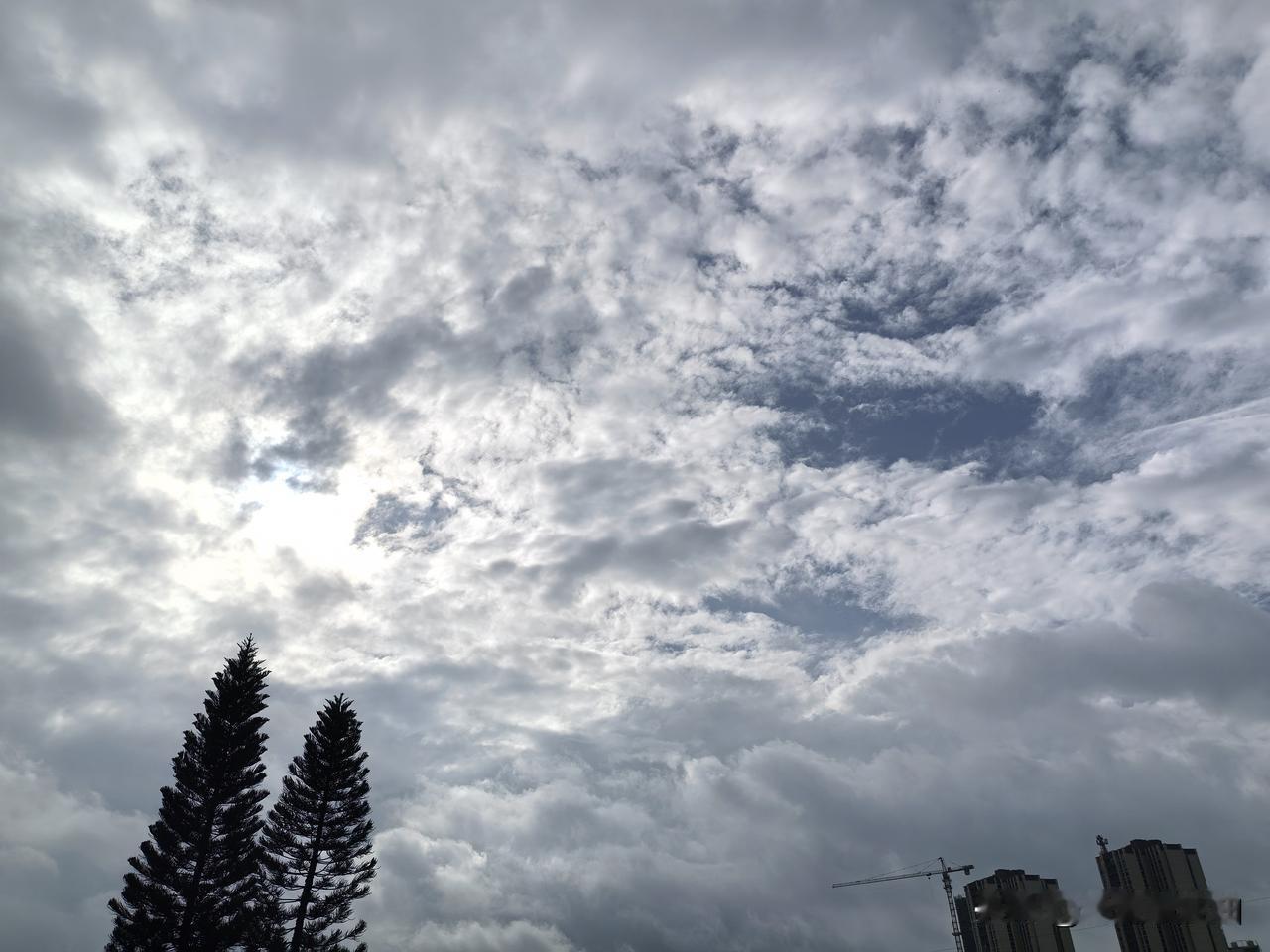大雨局地暴雨！广东：晴雨相伴天气模式持续开启！17日，广东南部市县仍有大雨局