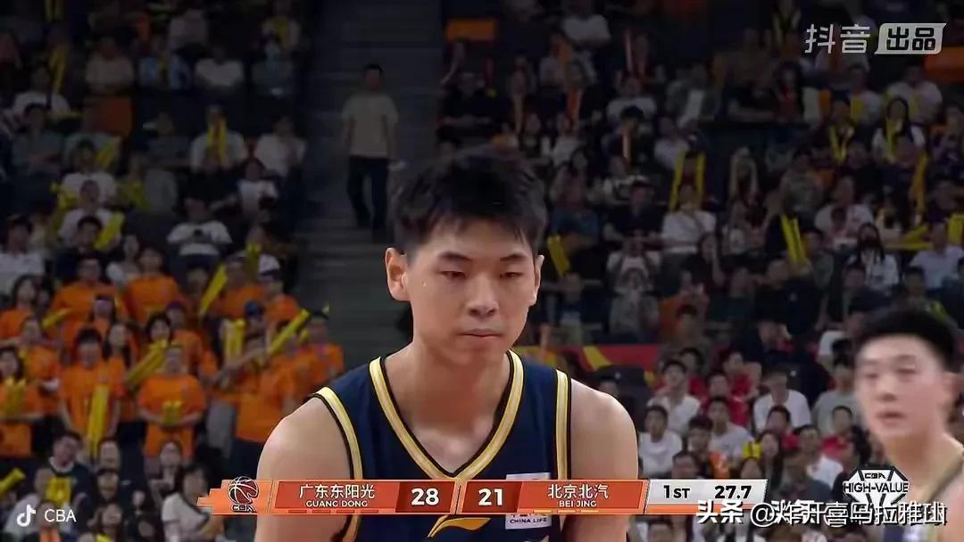 崔永熙既是广东队的功臣又是罪人，功臣是他的得分，10投6中，三分球6投3中，拿到