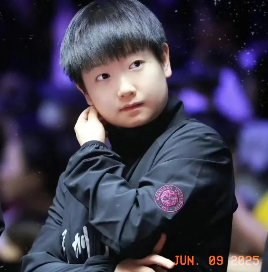 这个傻傻的姑娘终于知道心疼自己了！乒超联赛第一阶段，深圳大学队首场比赛，