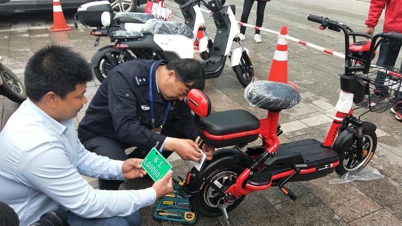 旧国标电动自行车今起全面停售今起，“旧国标”电动自行车全面禁售啦。按照新国标《