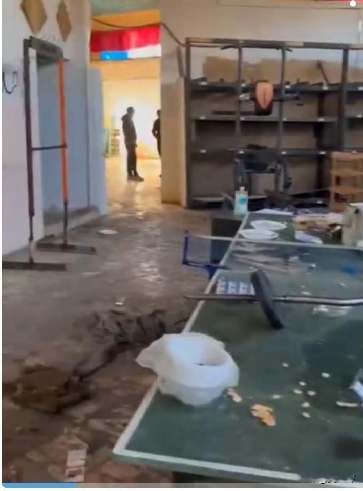 【叙利亚废弃俄军事基地内部画面曝光】专注中东地区报道的美国媒体《Al-Mon