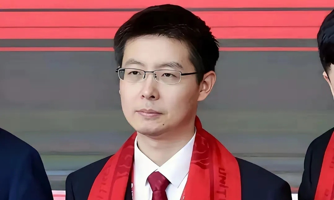 宇树科技上市13天股价近乎腰斩，新股极端炒作引发热议宇树科技登陆科创板之后上演大