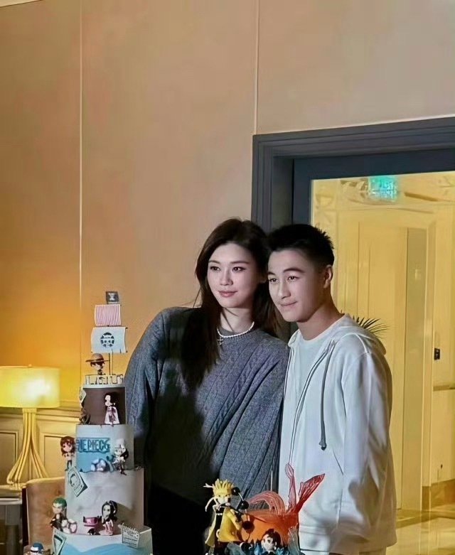看到奚梦瑶何猷君这两张照片突然理解豪门的眼光了。​
