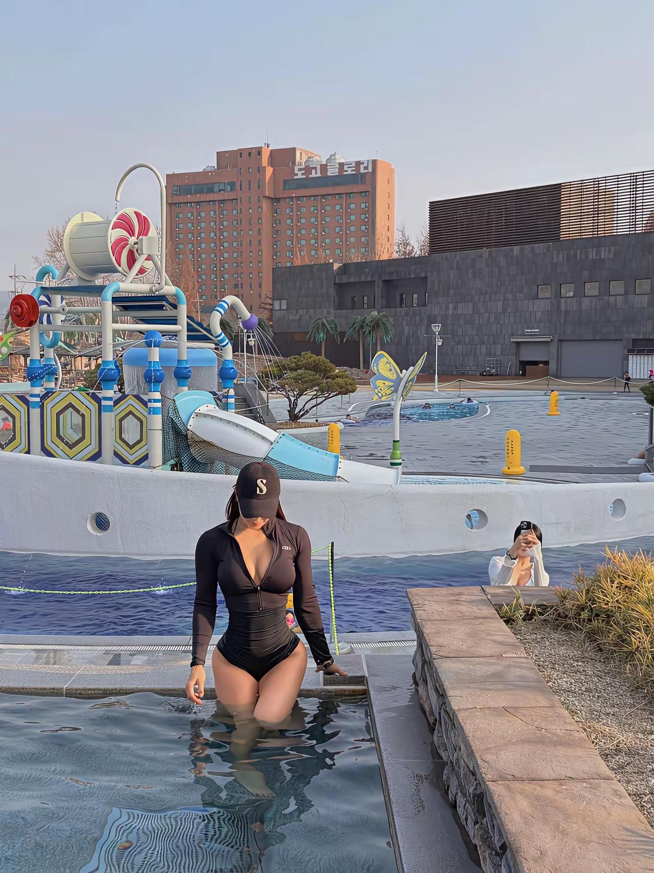 姿势不重要，身材才重要[鼓掌]