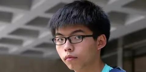 大快人心啊，黄之锋被抓了。涉嫌勾结外国势力危害国家安全，还涉嫌洗黑钱。所以，别
