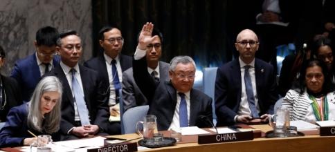 火烧眉毛之际，伊朗正式向中国求助，美高层送中国一句掏心窝子话！战场边缘的夜，