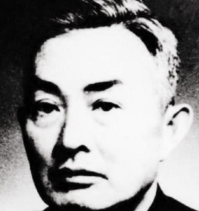 1952年，在外漂泊了十五年的陈昌浩终于返回了祖国，可眼前的一切早已物是人非，妻