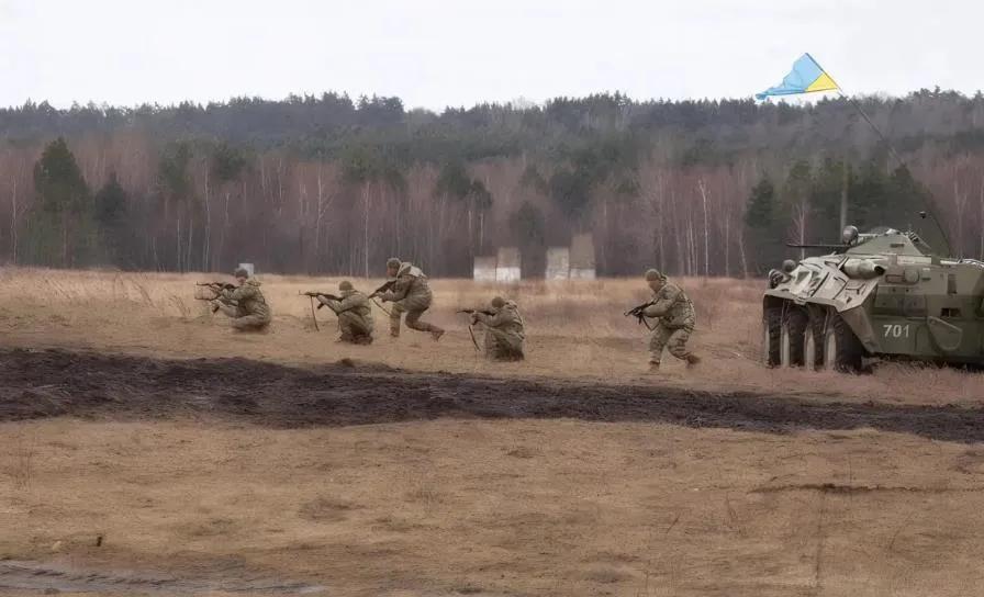乌克兰最高拉达议员安娜·斯科罗霍德严厉批评了乌克兰武装部队指挥部，称其在犯罪。斯