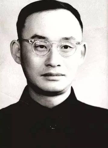 1983年，有关部门邀请外国数学家门德尔逊来华讲学。不料他却大为吃惊，反