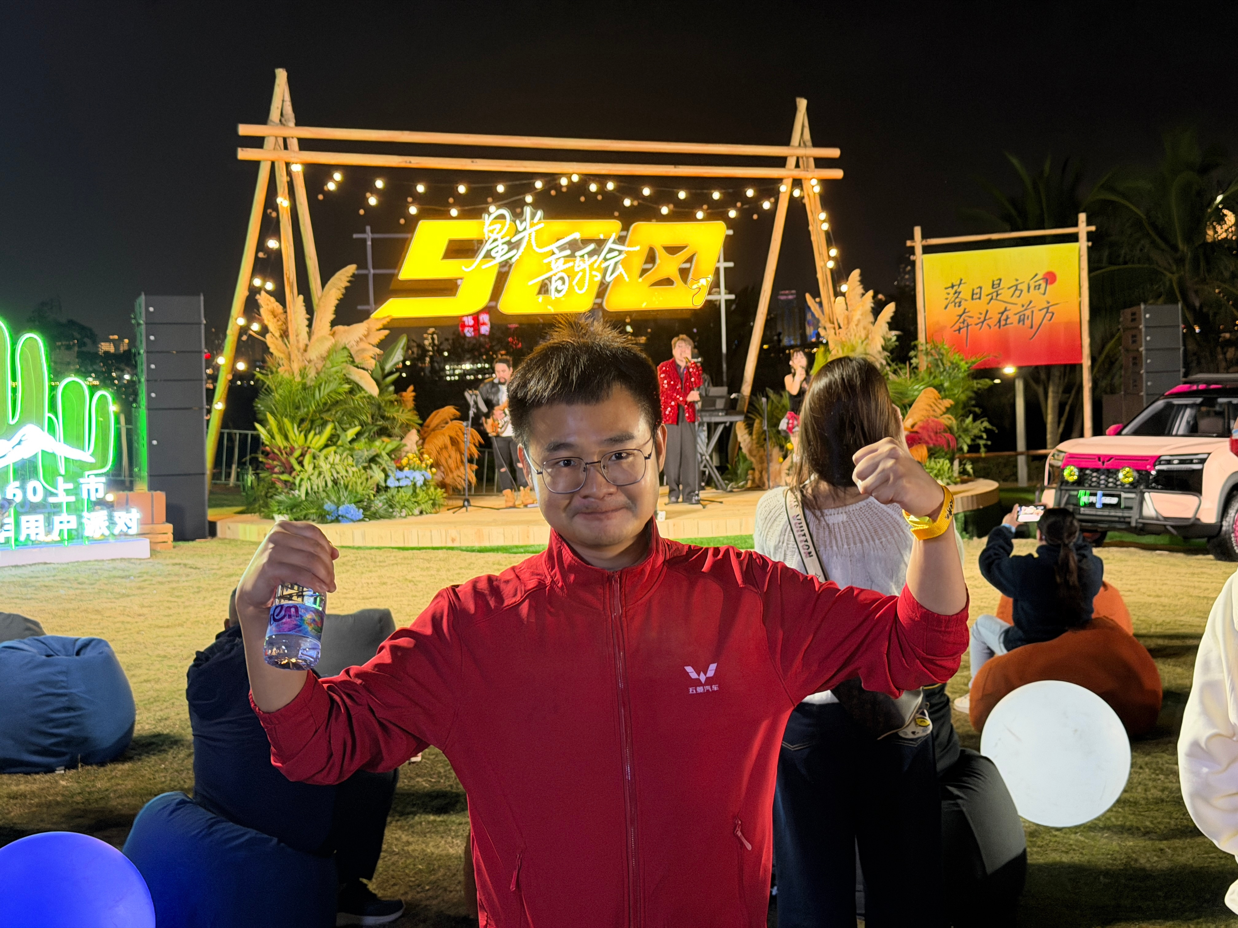 来了，我的“岳父之车”五菱新车星光560今天上市了，一共四个版本：1.5T手动舒