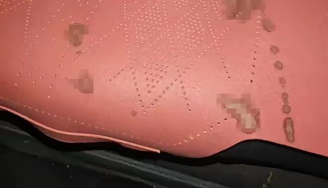 “太恶心了！”天津，网约车司机送完一对年轻男女后，往后座一看，竟发现后排坐垫上糊