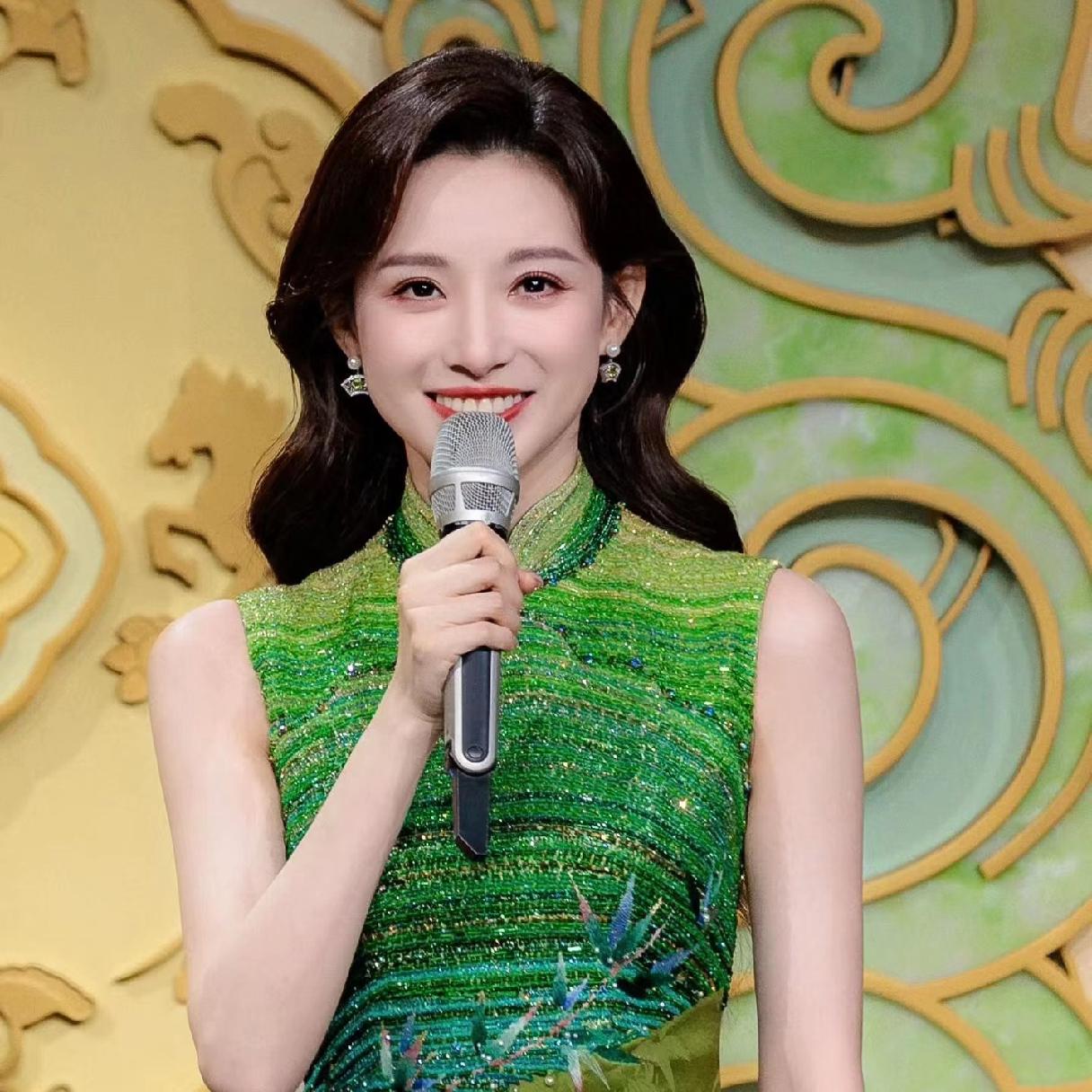 这四位主持人都是央视里顶级的优秀人才，你是喜欢马凡舒这种小家碧玉的长相，还是喜欢