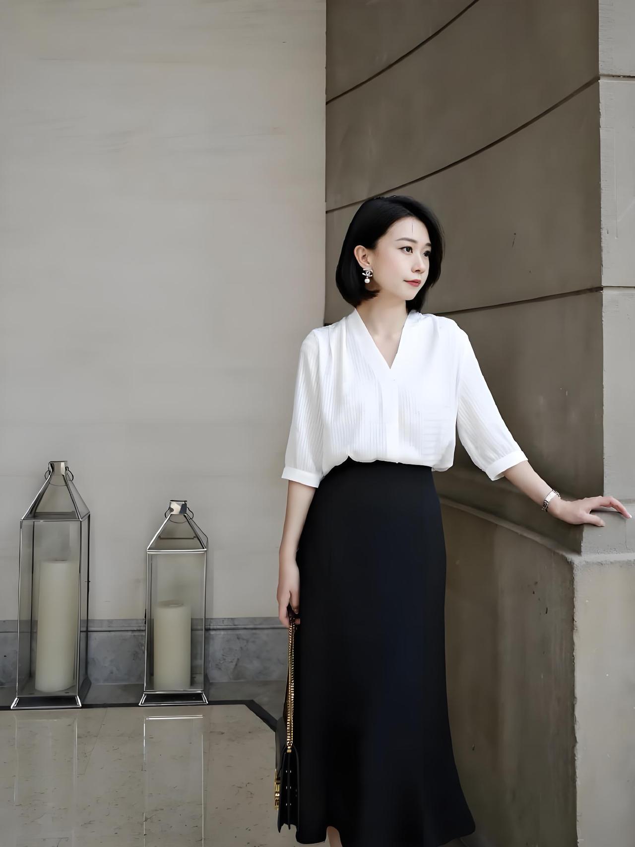 怎样穿搭知性又显身材?真正高级的穿搭，从不是刻意暴露，而是在优雅与曲线之间找