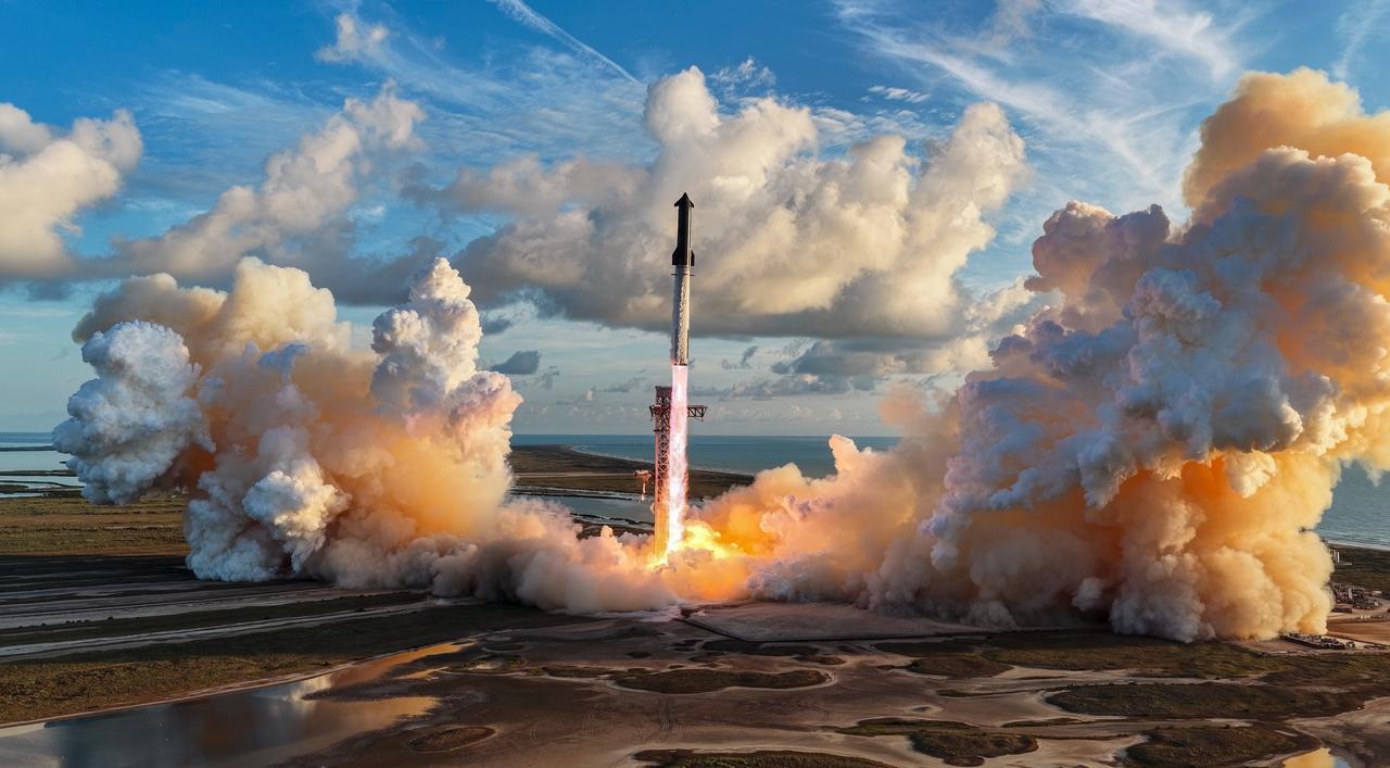 昨天SpaceX的星舰14穿过太阳的画面，太美了！！！我能看10