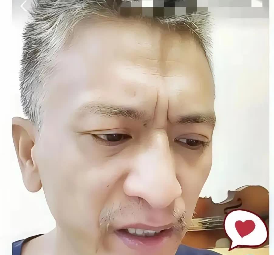 今天是父亲节！满头白发的父亲，晚年却痛失优秀的儿子。白发人送黑发人啊，那种痛