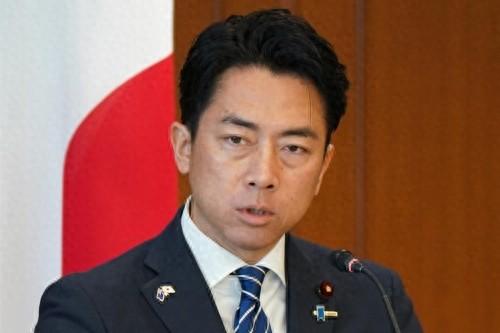 人狂必有祸！7月四处疯狂出访的小泉进次郎，彻底撕开了日本骨子里藏着的真实心思。