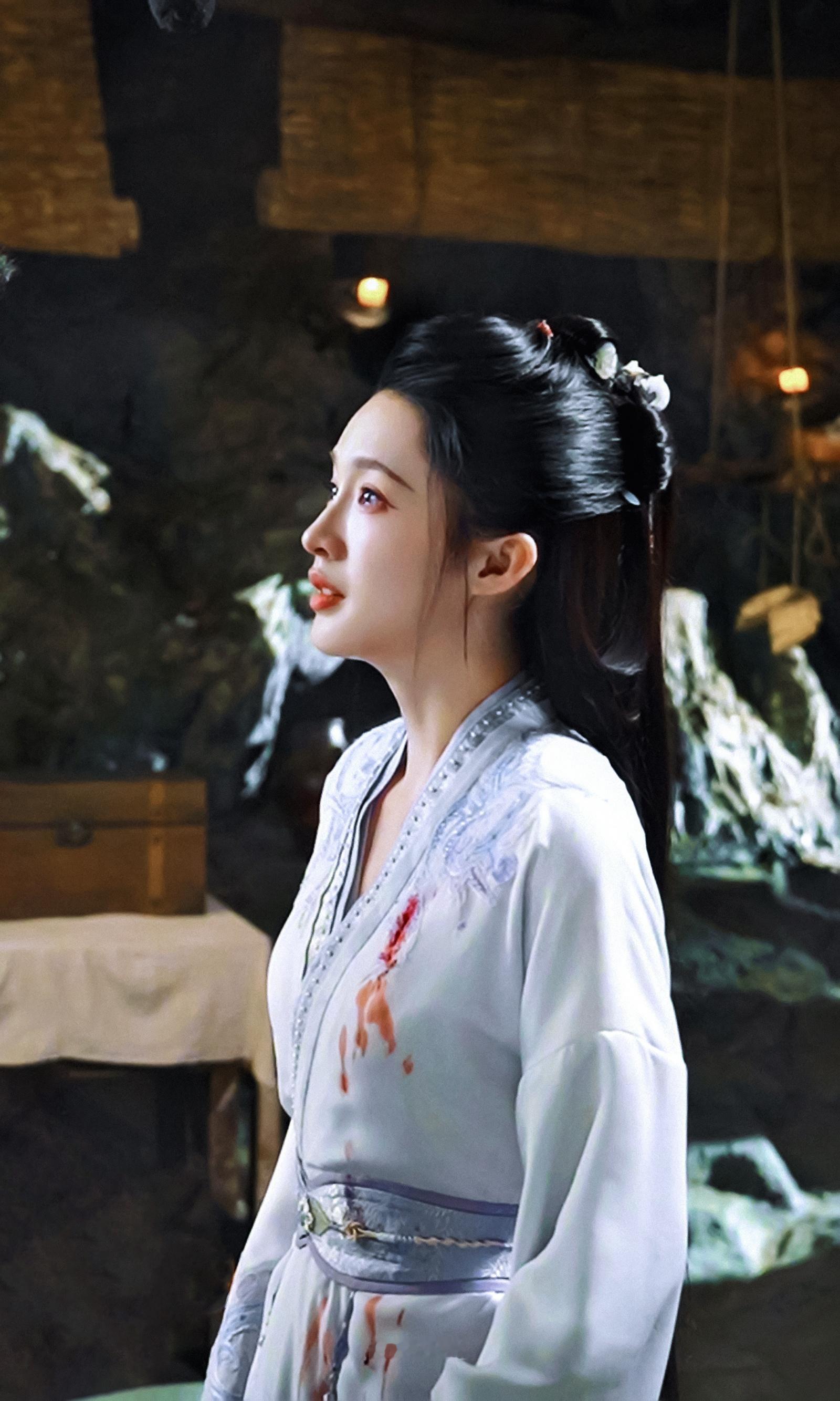 一笑这套紫衣太美了[哭哭][哭哭][哭哭][哭哭][哭哭][哭哭][哭哭][苦涩