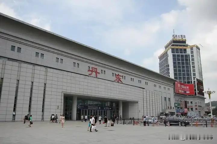 丹东和延吉,哪个更值得去?延吉VS丹东，边境城市怎么选两座城市风格差别