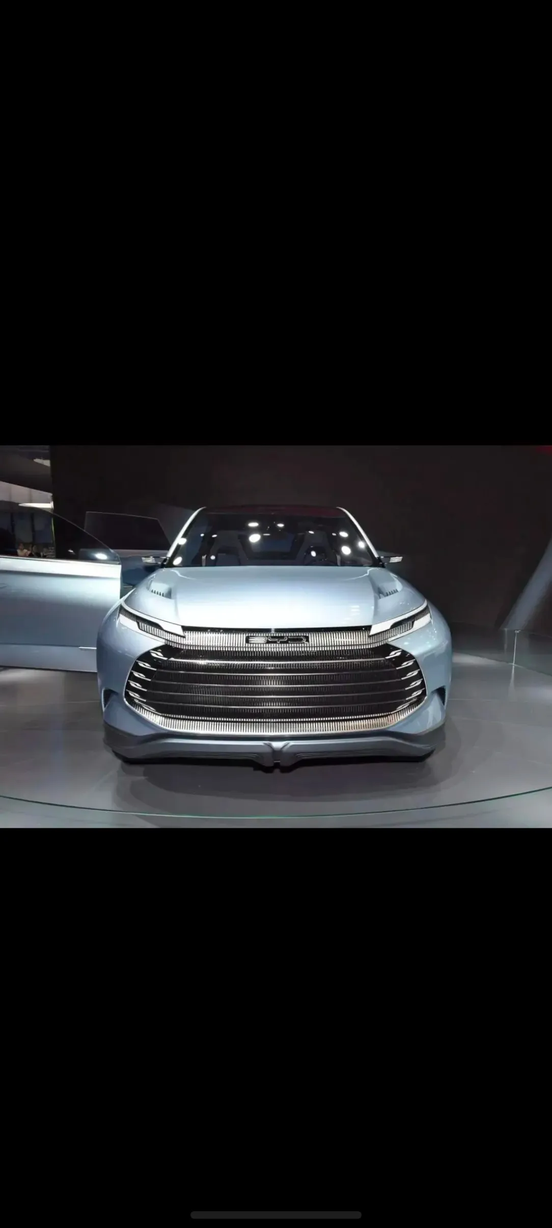 22.99万起，中大型SUV，全系标配云辇-A双腔空悬、±7°后轮转向、天神之眼B激光雷达，有DM-