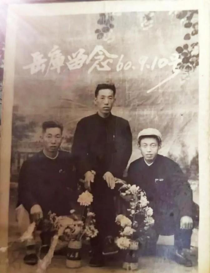 半个多世纪过去，90多岁的老兵任文彬始终忘不了他被土匪活埋时的情景，他常对儿子说