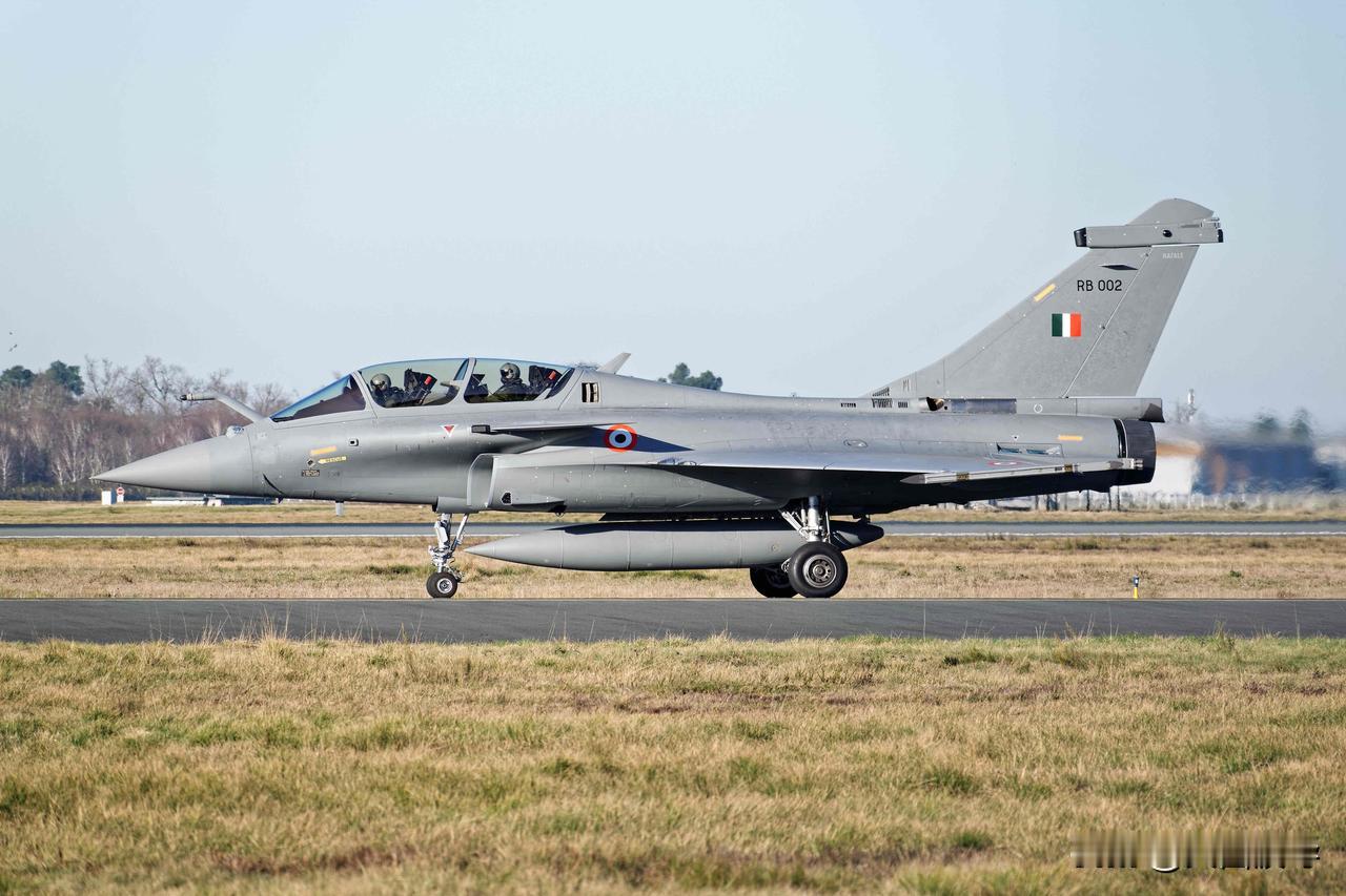 印度媒体好“严谨”，讨论威龙和阵风谁厉害，得出的结论是，阵风战斗机更厉害，实际上