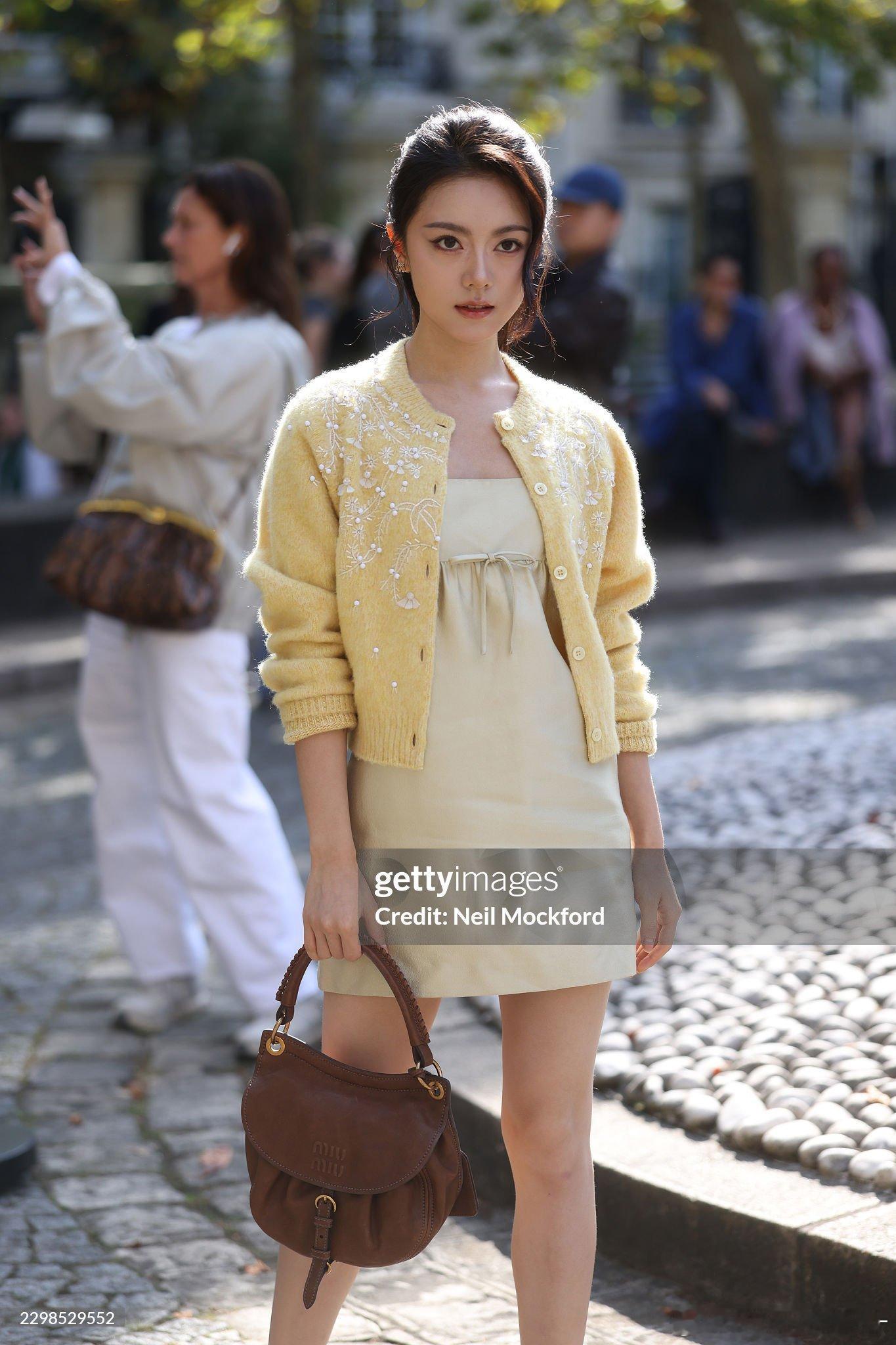 赵今麦Xmiumiu大秀然而G社镜头下的赵今麦也依然美的发光～无修生图完全