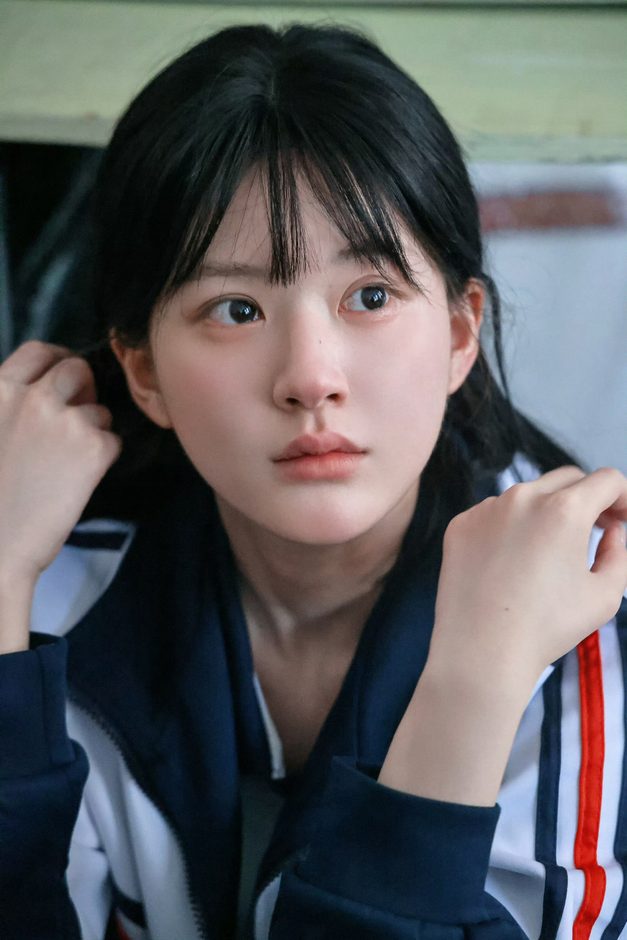 学生时期的许妍，赵露思真的是越素越美呀。​​​
