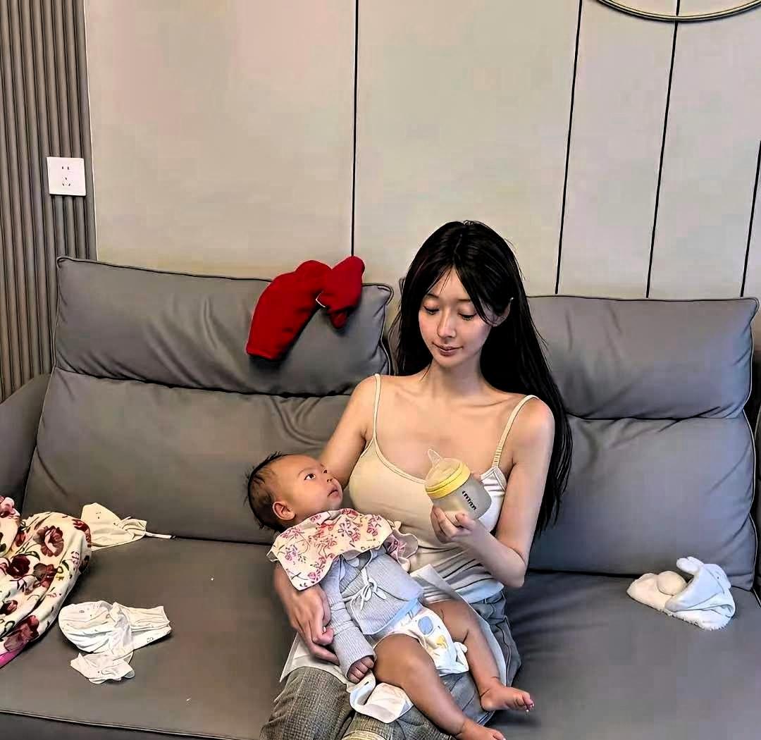 好看的人无论做什么都好看，一男子晒出他追了5年才追到手的女神，一结婚就给他生了个