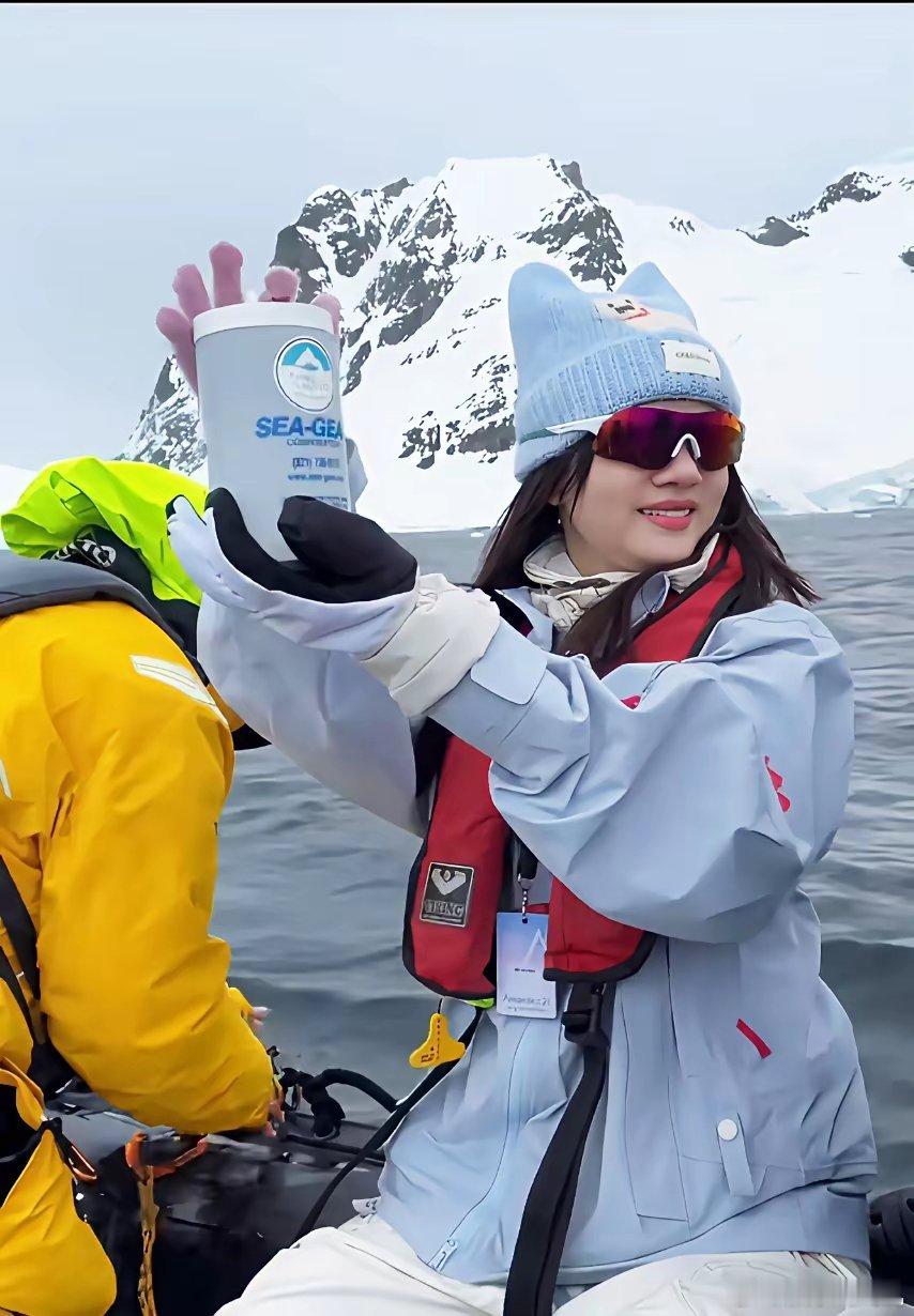 12月17日，演员任敏在生日前夕晒出南极跳海视频，直接让网友看傻了眼！为了给25