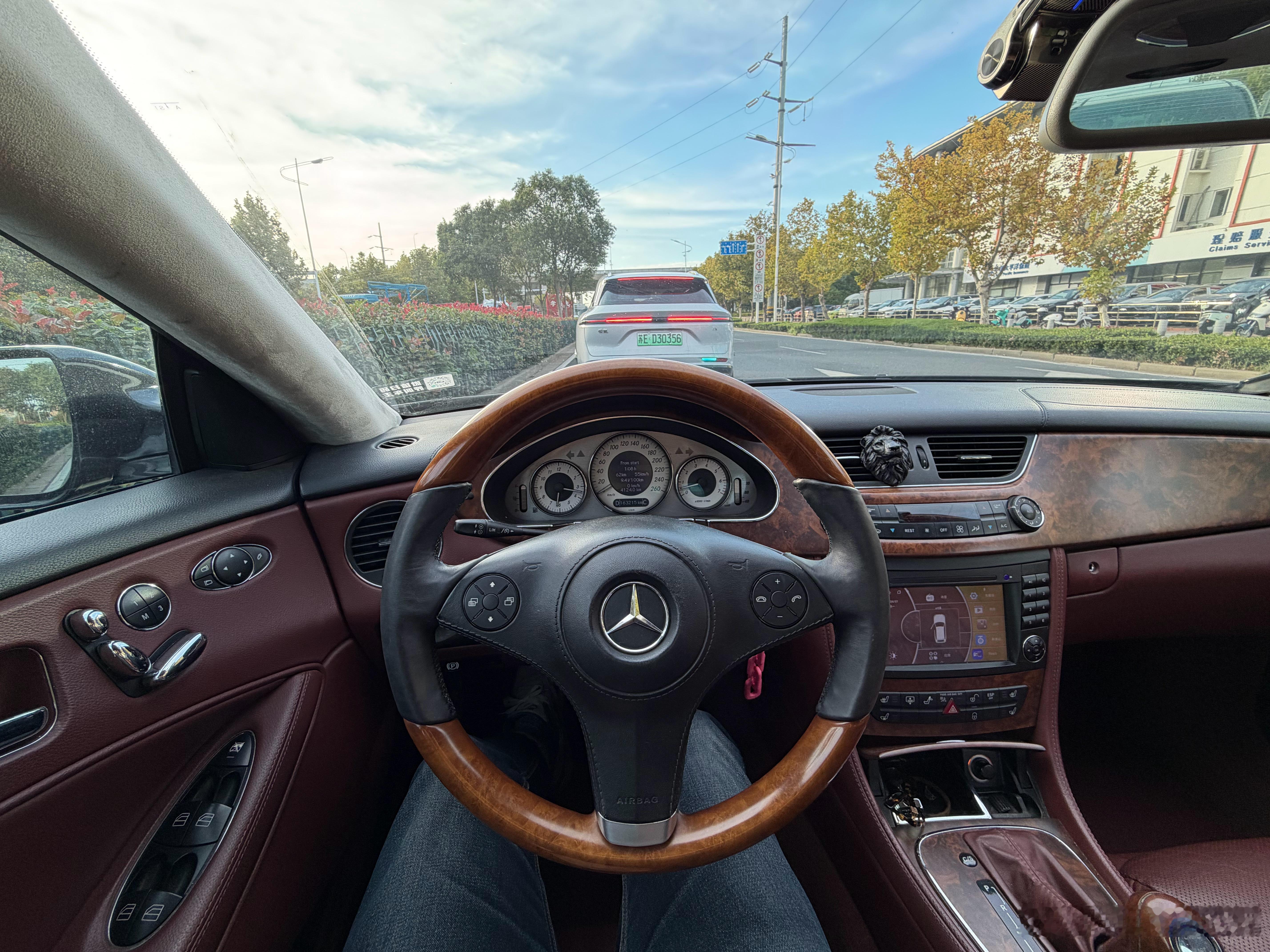 开了两天初代CLS350，开完之后，只剩下一个感叹，技术在发展……当年百万身价，