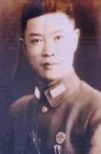 1949年，国军中将柏辉章弃暗投明，在遵义通电起义，2年后，他的5弟却举报他：“