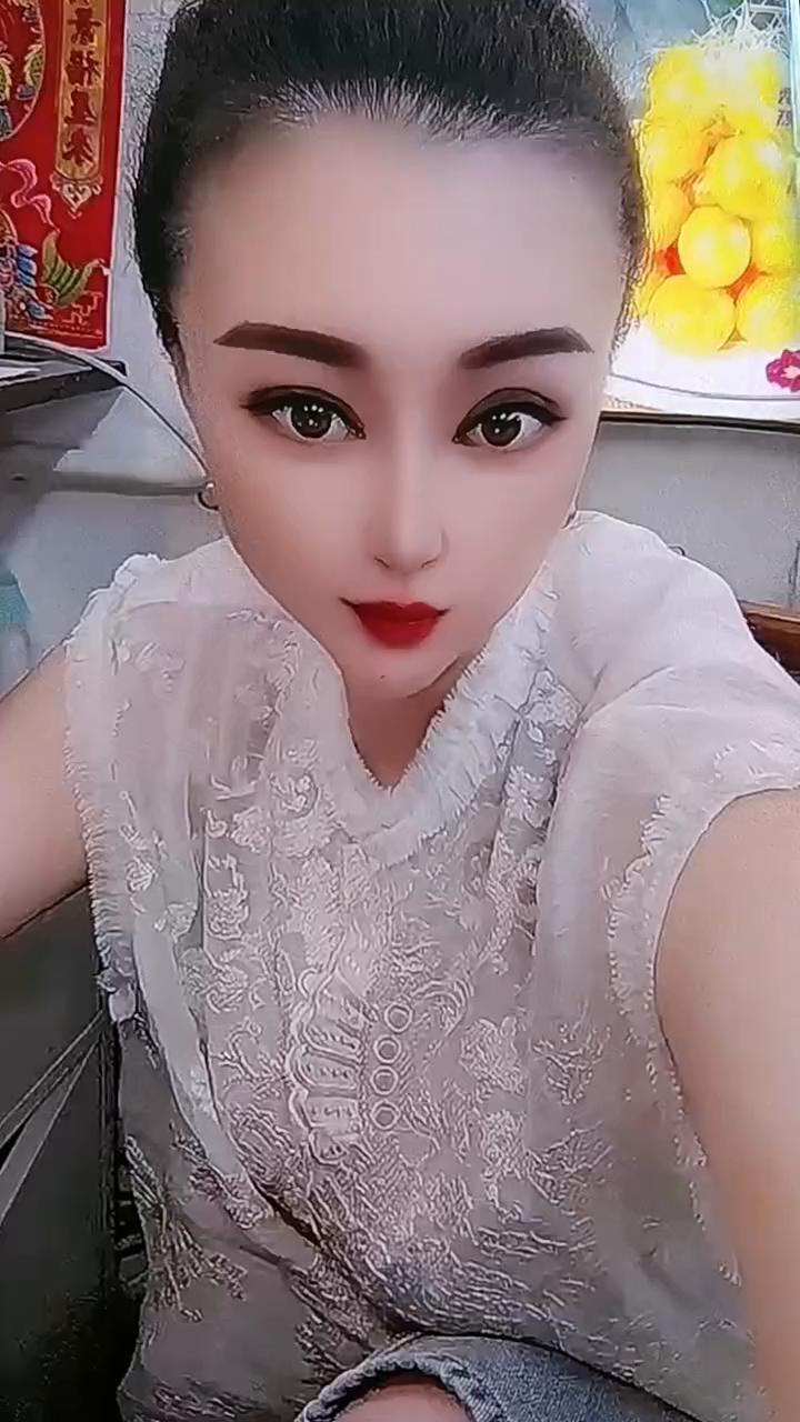 爱你，走着在心当中。