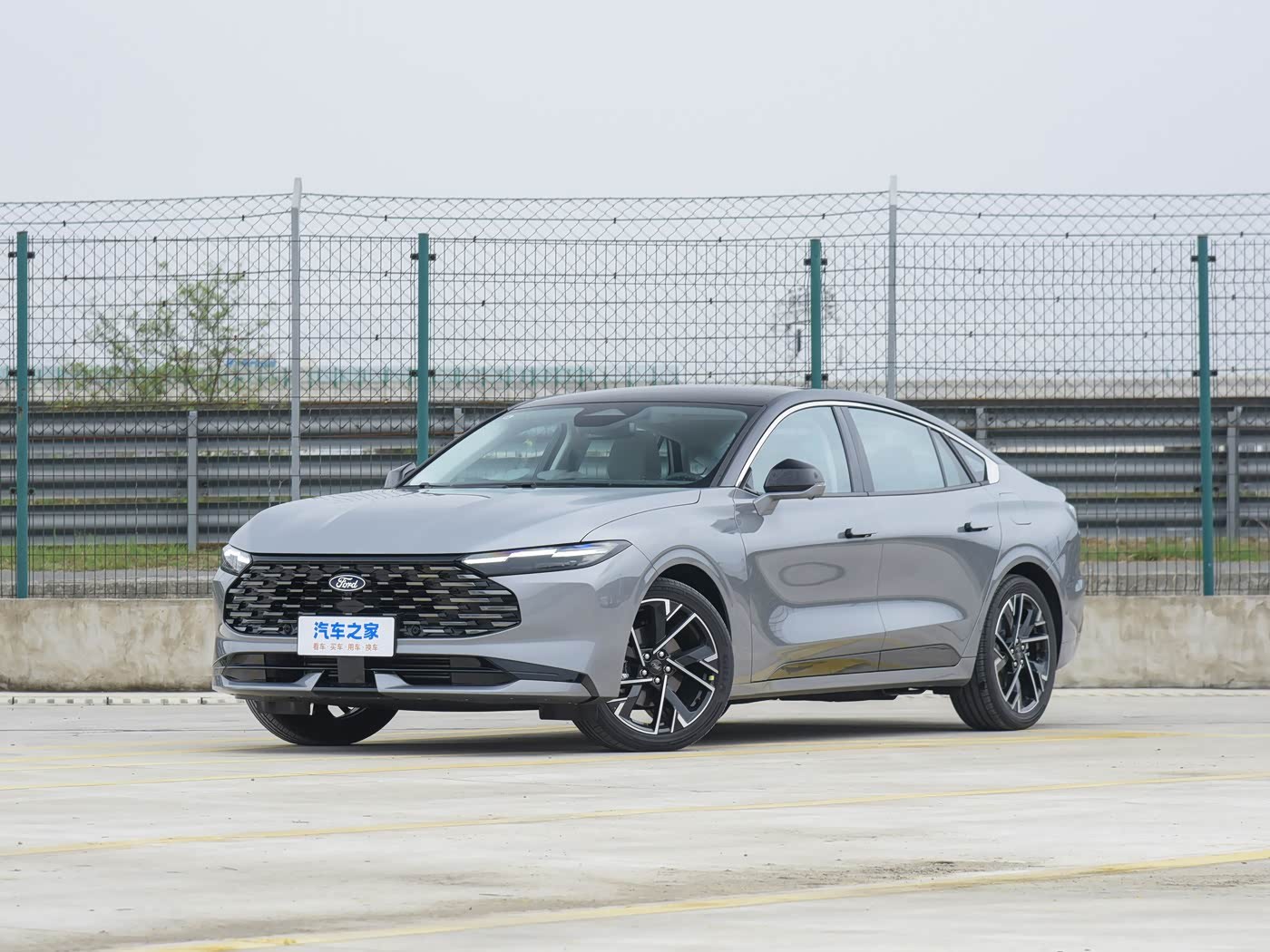 车市观察福特品牌去年年销量没超过10万，而且仔细看了看销量，我发现跟我想象的还