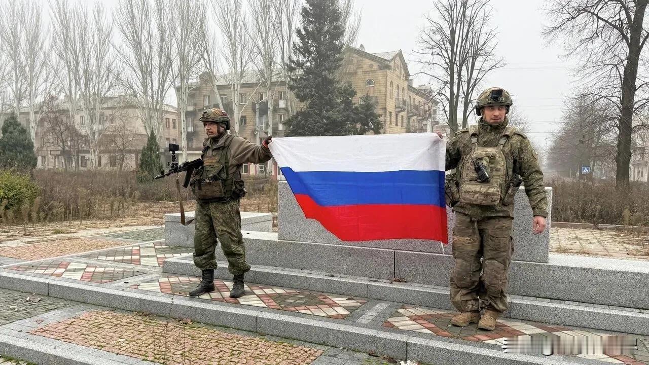 俄军在顿巴斯地区取得重要推进，目前部队已逼近战略重镇斯拉维扬斯克，距离缩短至约3