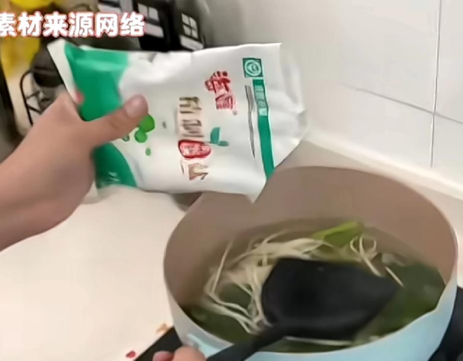 不放盐三个字，能瞬间试出一家店是不是再用预制菜。点一份麻婆豆腐，跟服务员说一点盐