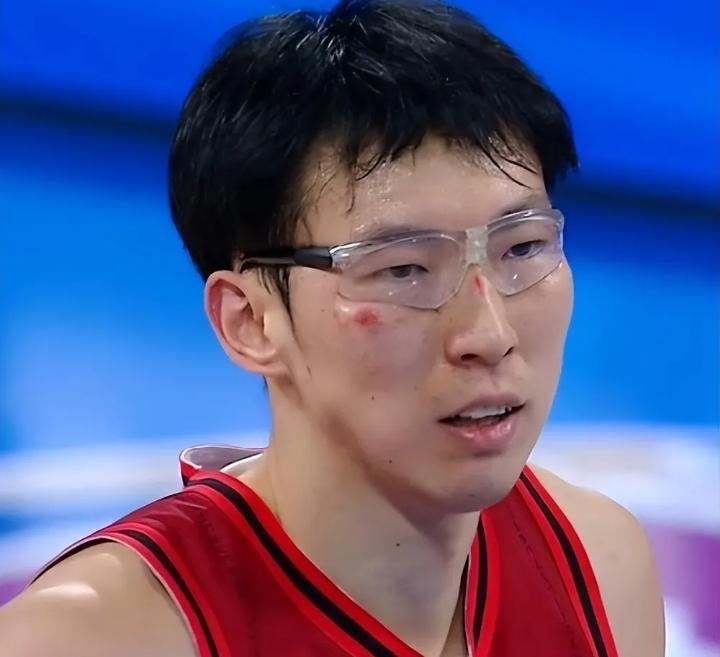 赢31分还这么清醒！周琦赛后发言太圈粉，道歉徐杰这波真的满分北京31分大胜广