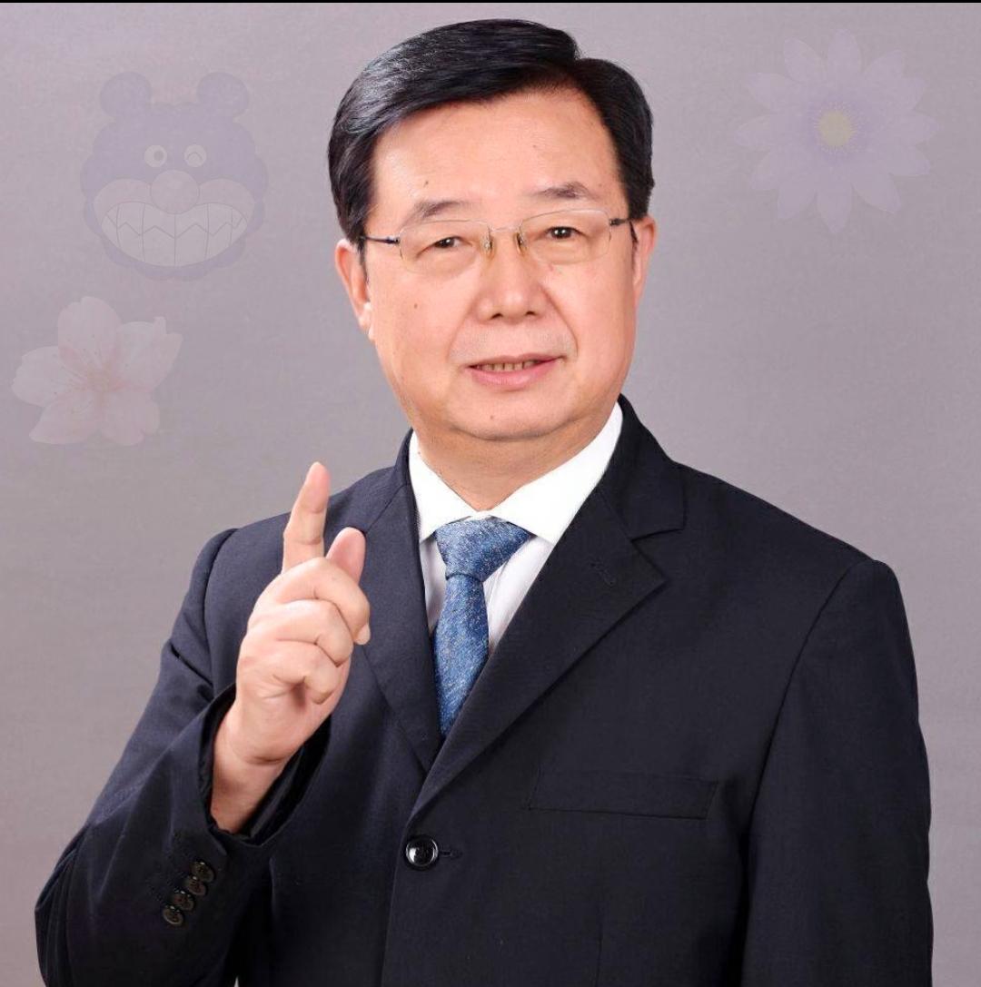 看了汤家凤老师深夜的犀利炮轰，心里那股积压已久的火终于被点着了。美院，本该是