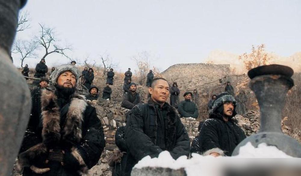 1亿片酬砸给李连杰，刘德华只给1600万，金城武更少。陈可辛这盘棋，你根本看不懂